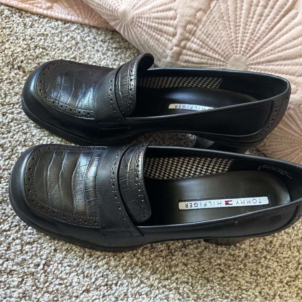 Tommy Hilfiger Black Women's Loafers - Picture 4 of 5